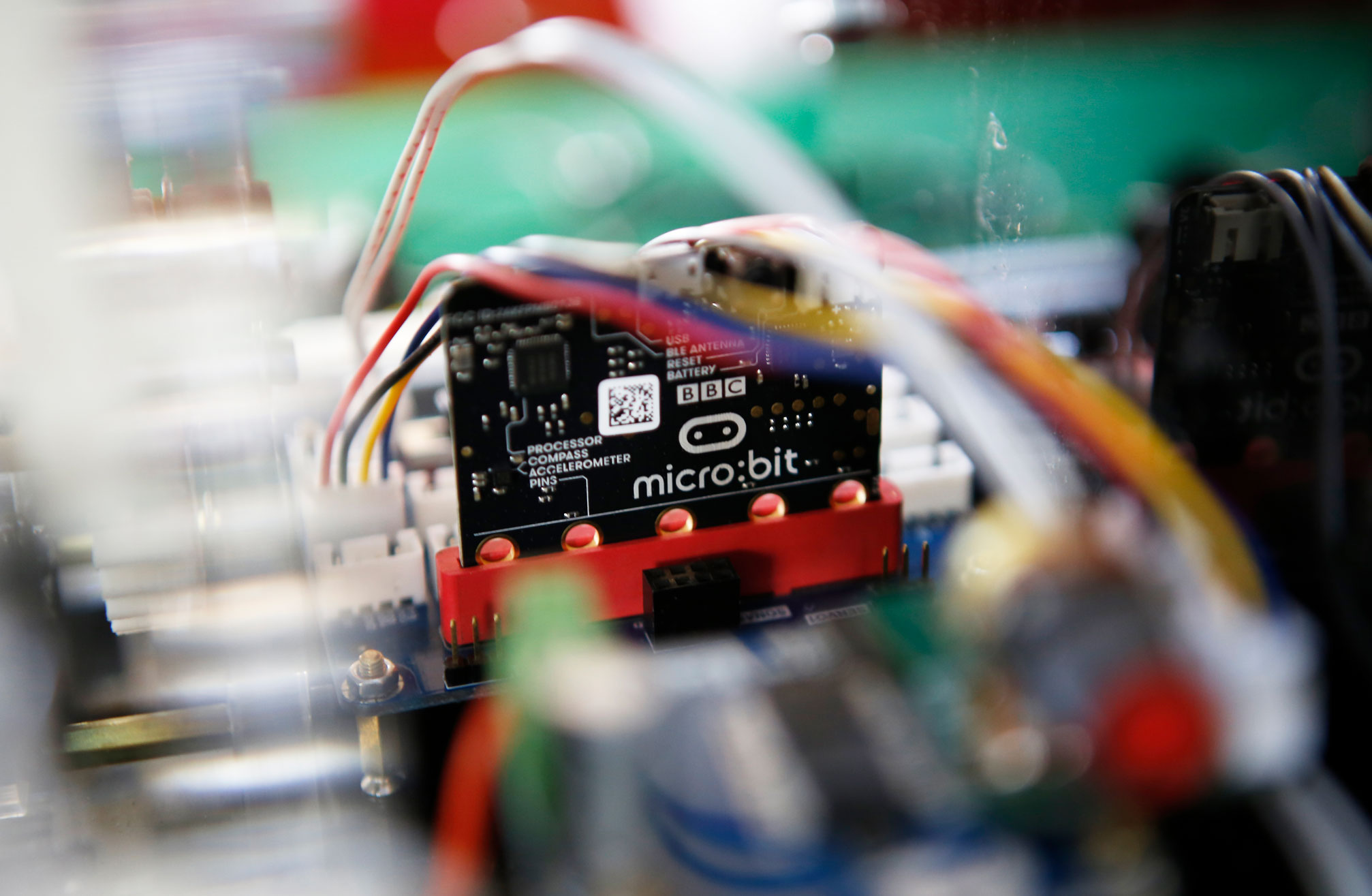 Dariu Foundatin - Code Club - Close up chip