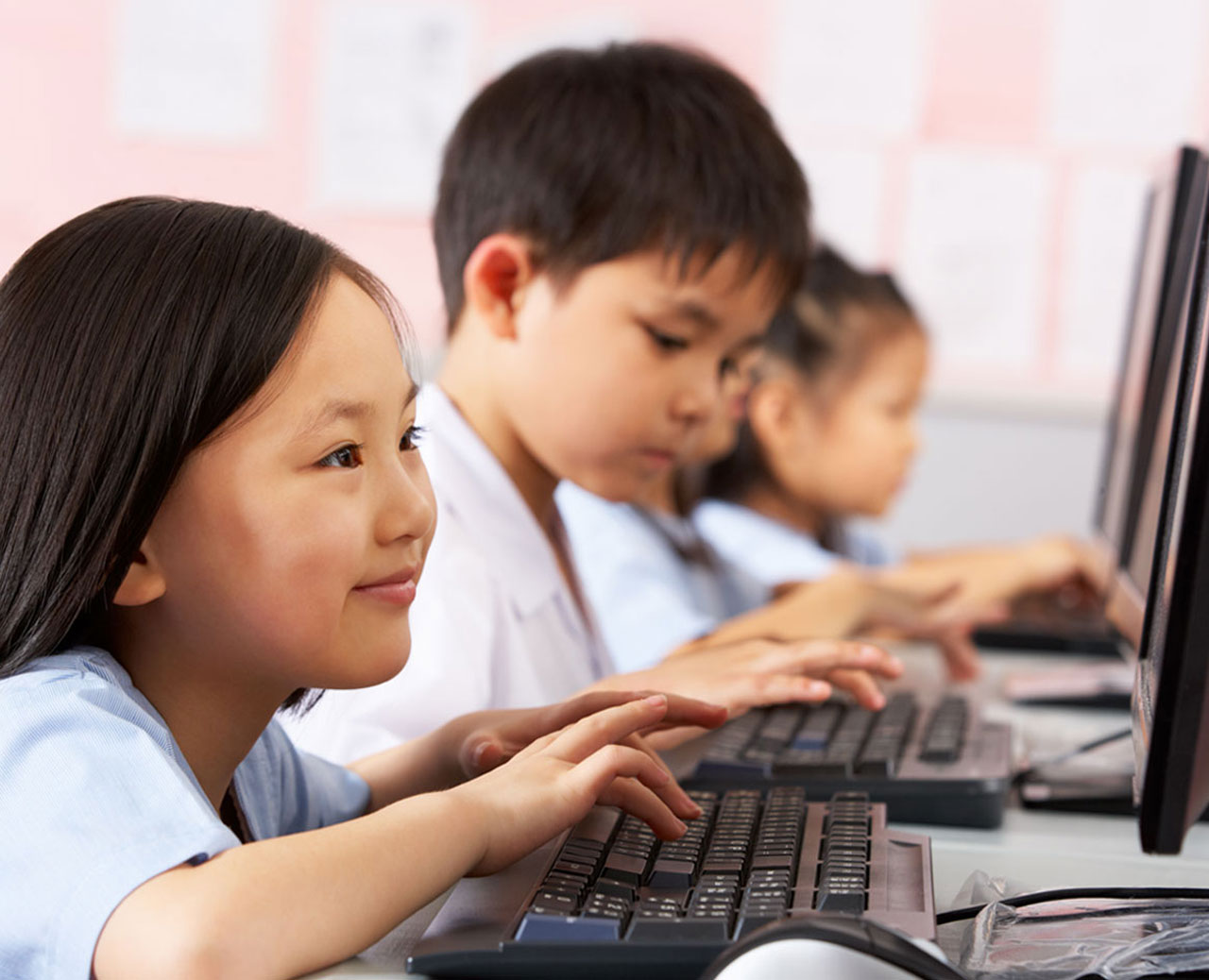 Girl on Laptop - Digital Literacy - Dariu Foundation